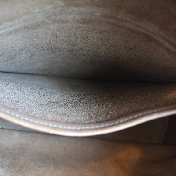 EUC & HTF Vintage Coach Skinny Flight Bag (#9706) in Putty - Picture 14 of 15